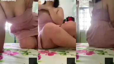 Amoy Chindo Cantik Bersantai Di Kamar Tidur