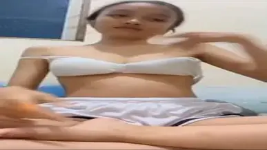 Dokumentasi Gadis Imut Cantik Di Kamar Tidur