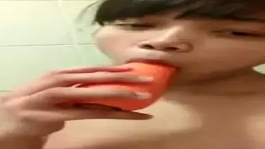 Dokumentasi Laura Cantik Bersantai Di Kasur