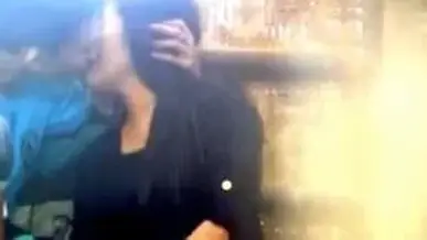 Kemesraan Sejoli Cantik Di Gubuk Sepi Crot