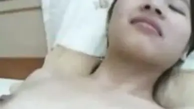 Siswi SMA Cantik Pasrah Goyang Kasur Part 2