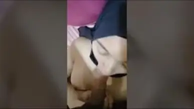 Ukhti Hijab Hitam Cantik Pasrah Servis Kasur