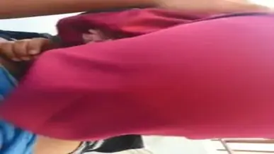 Ukhti Hijab Pink Berkacamata Di Tangga