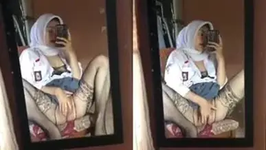 Ukhti Hijab SMA Cantik Di Depan Cermin